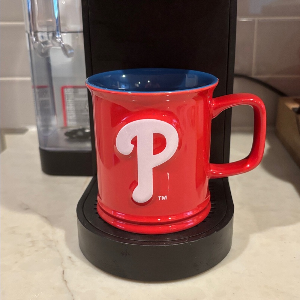 Philadelphia Phillies 11 Oz Mug Red Blue